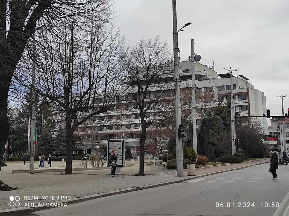 Хотел Казанлък Bagian luar foto